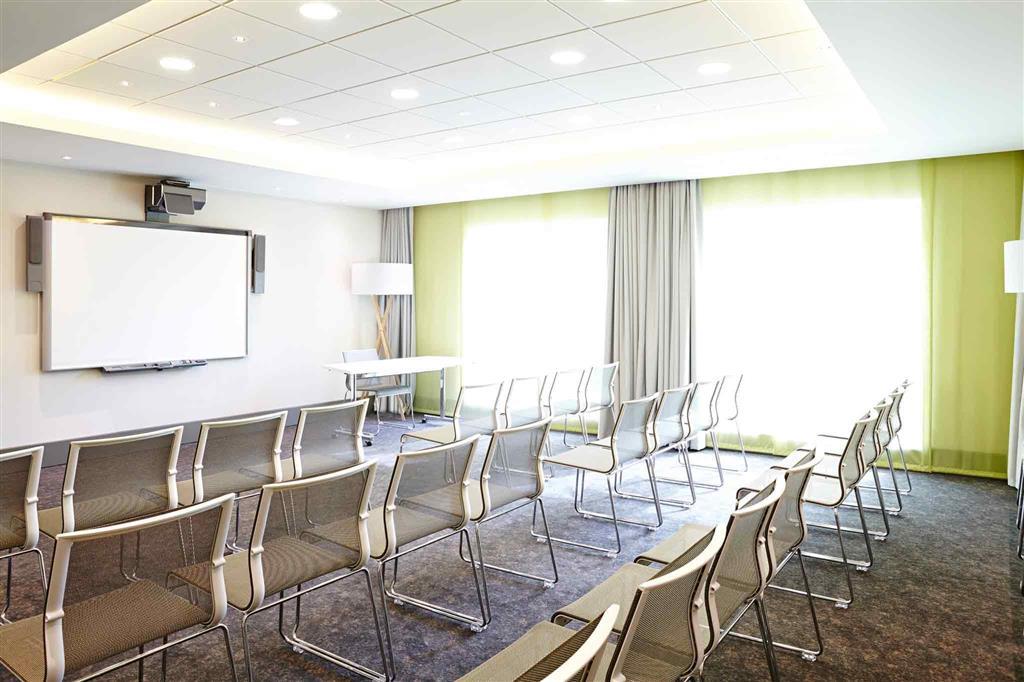Novotel London Брентфорд Экстерьер фото
